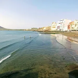 https://medano-center-nice-apartment.in-canary-islands.com